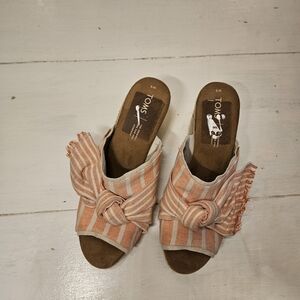 Toms Peach and Cream Striped Knot Slide Mules